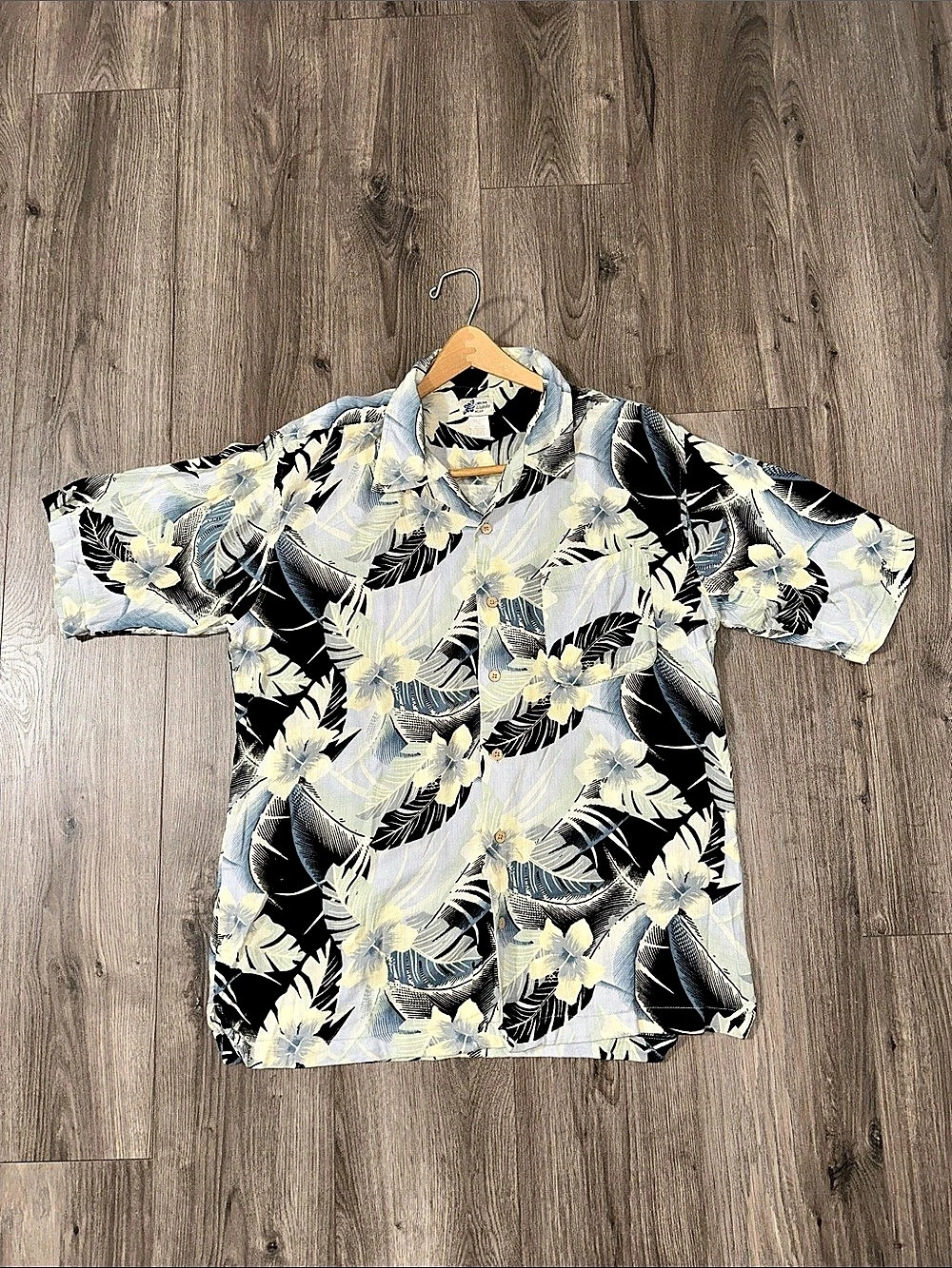 Cherokee Waikiki Wear Floral Hawaiian Shirt Black Cotton Blend Large Vintage